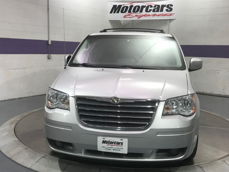 Used-2009-Chrysler-Town-and-Country-Touring