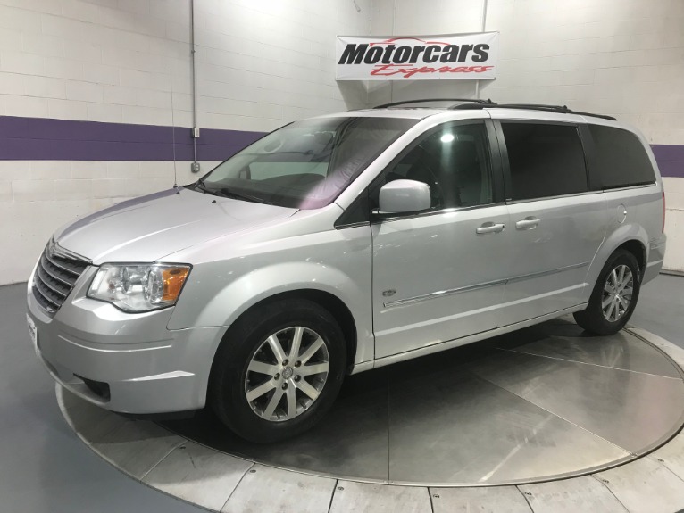 Used-2009-Chrysler-Town-and-Country-Touring