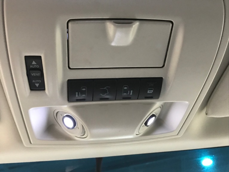 Used-2009-Chrysler-Town-and-Country-Touring