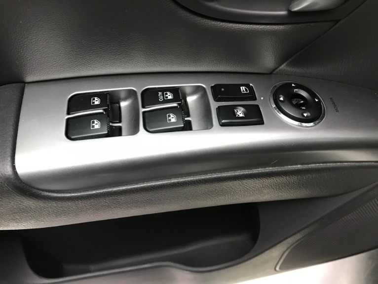 Used-2011-Hyundai-Santa-Fe-Limited