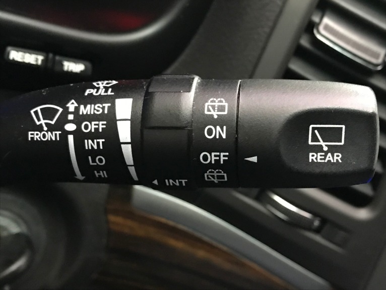 Used-2011-Hyundai-Santa-Fe-Limited