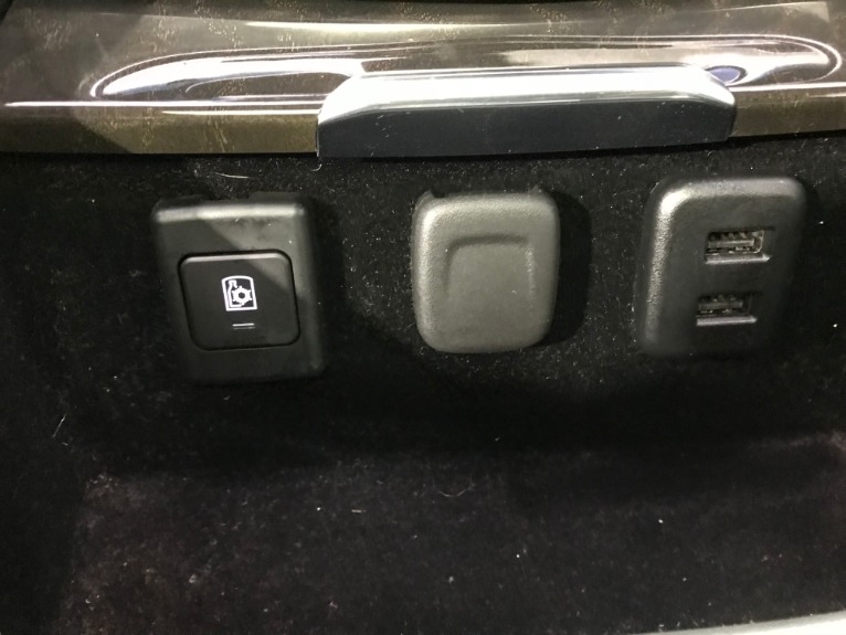 Used-2017-Cadillac-Escalade-ESV-Platinum