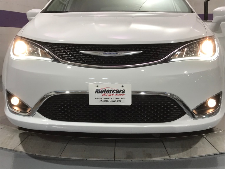 Used-2017-Chrysler-Pacifica-Touring-L