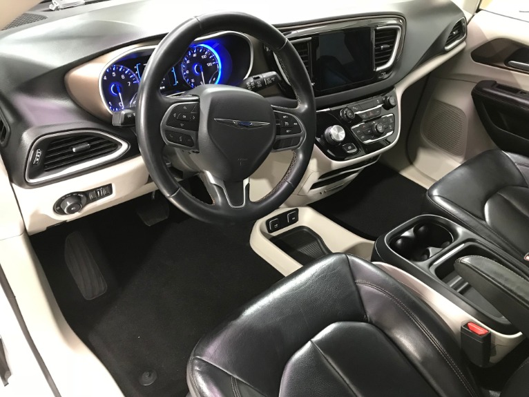 Used-2017-Chrysler-Pacifica-Touring-L