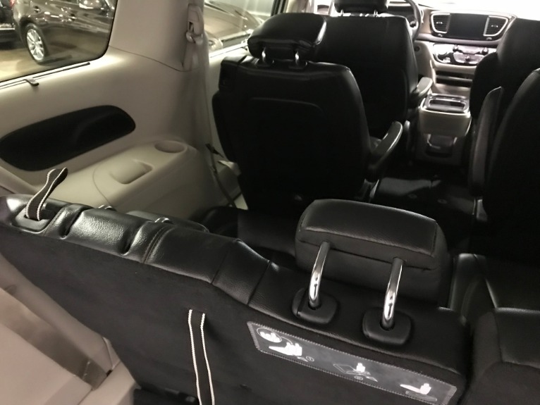 Used-2017-Chrysler-Pacifica-Touring-L