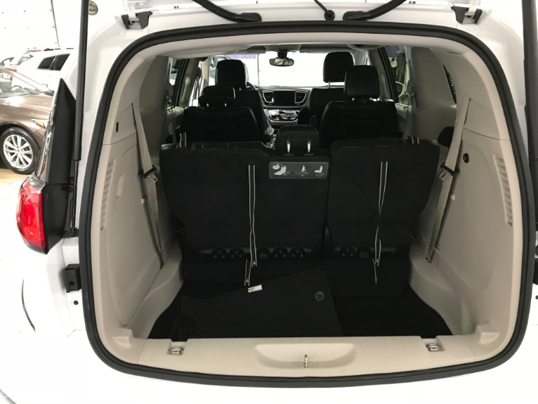 Used-2017-Chrysler-Pacifica-Touring-L