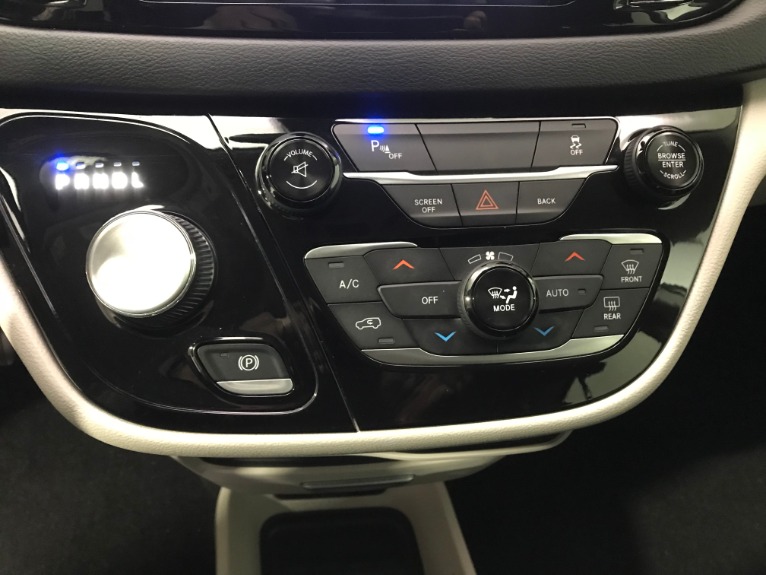 Used-2017-Chrysler-Pacifica-Touring-L