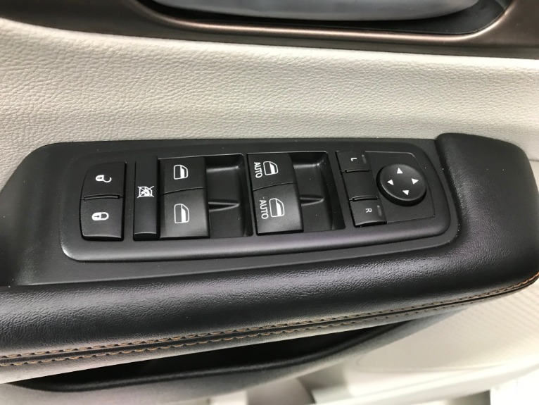 Used-2017-Chrysler-Pacifica-Touring-L