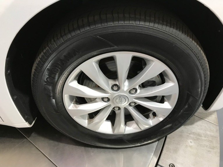 Used-2017-Chrysler-Pacifica-Touring-L