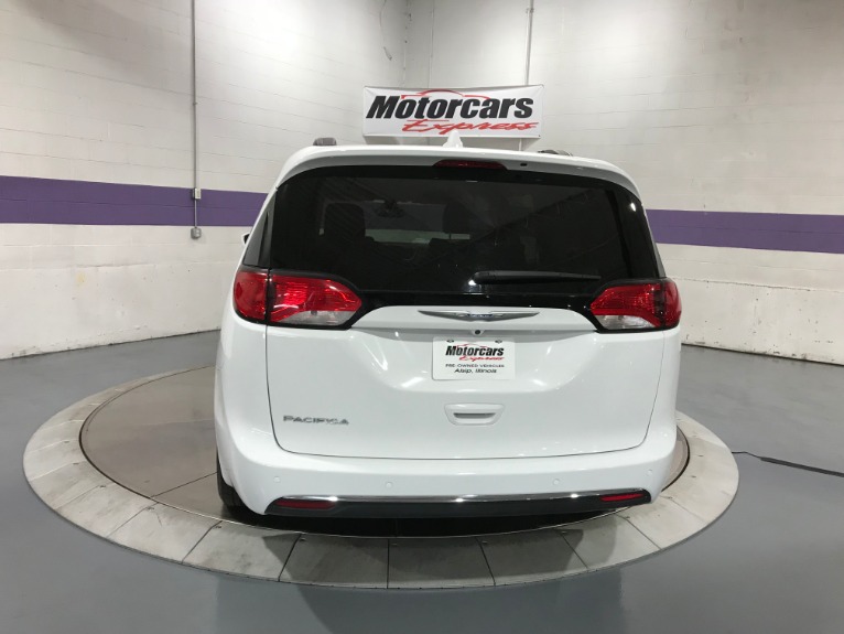 Used-2017-Chrysler-Pacifica-Touring-L