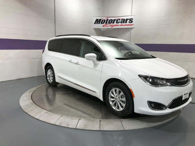 Used-2017-Chrysler-Pacifica-Touring-L