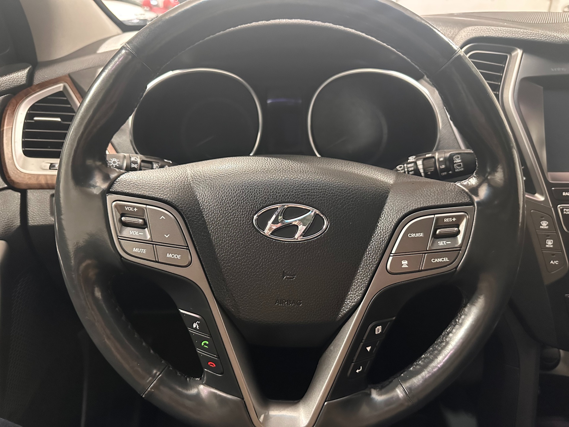 2019 Hyundai Santa Fe Limited Ultimate - Photo 17