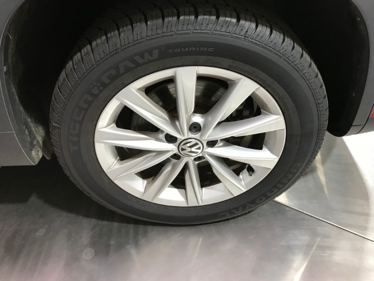 Used-2014-Volkswagen-Tiguan-S