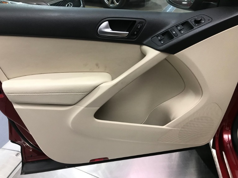 Used-2014-Volkswagen-Tiguan-S