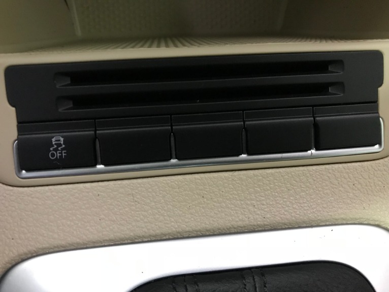 Used-2014-Volkswagen-Tiguan-S
