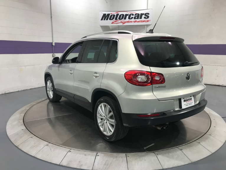 Used-2010-Volkswagen-Tiguan-SE-4Motion