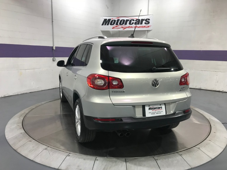 Used-2010-Volkswagen-Tiguan-SE-4Motion