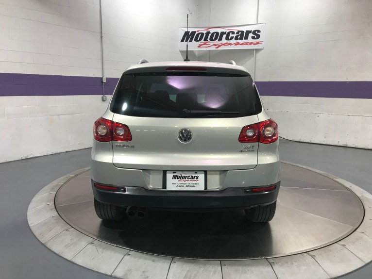 Used-2010-Volkswagen-Tiguan-SE-4Motion