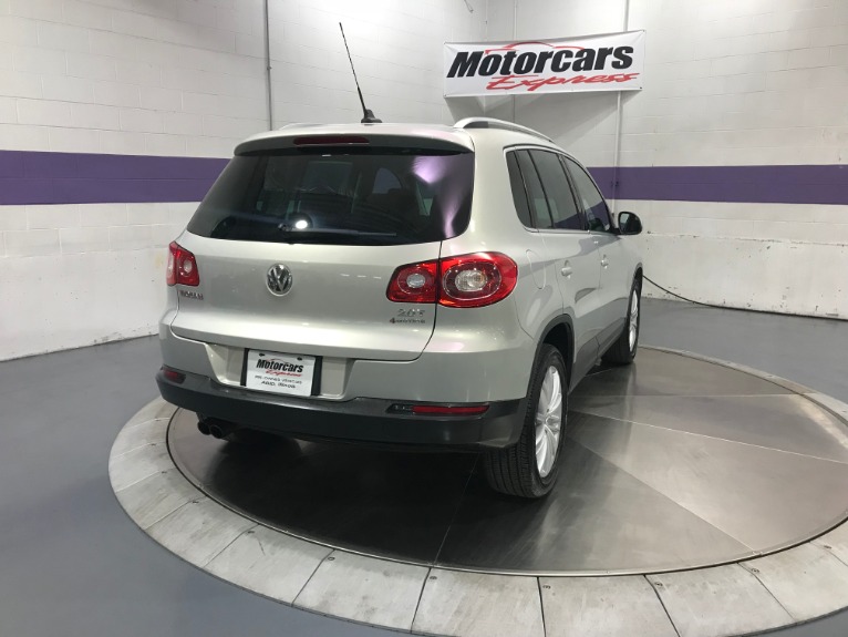 Used-2010-Volkswagen-Tiguan-SE-4Motion