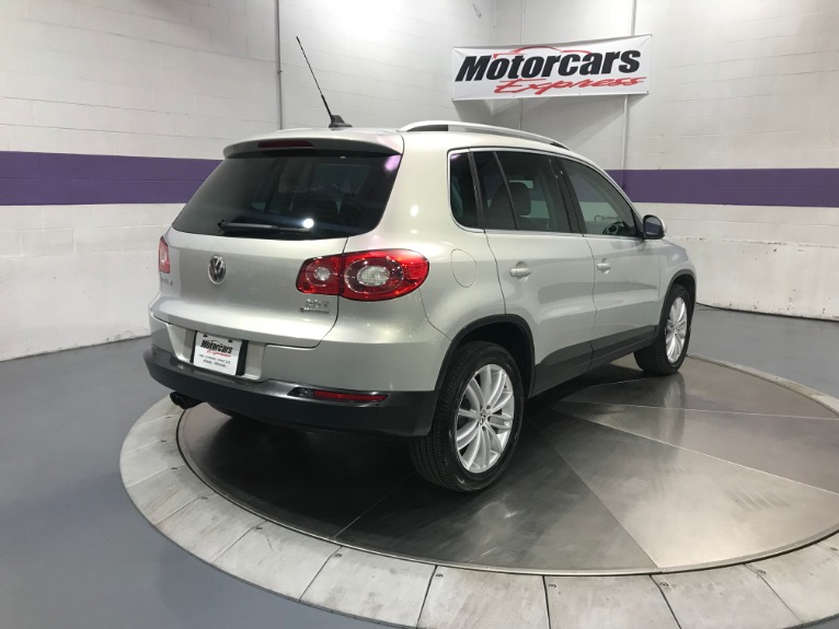 Used-2010-Volkswagen-Tiguan-SE-4Motion