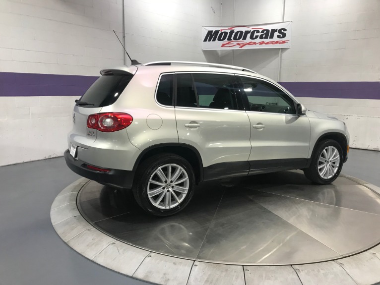Used-2010-Volkswagen-Tiguan-SE-4Motion