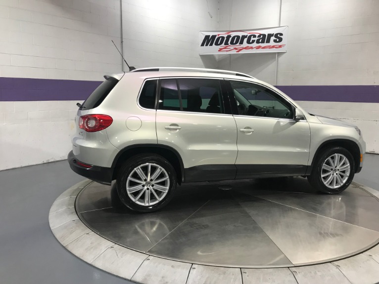 Used-2010-Volkswagen-Tiguan-SE-4Motion