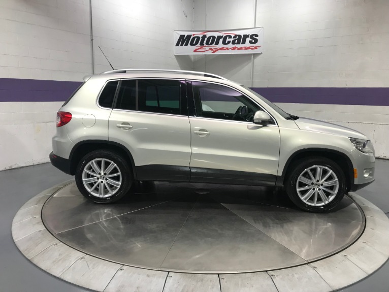 Used-2010-Volkswagen-Tiguan-SE-4Motion