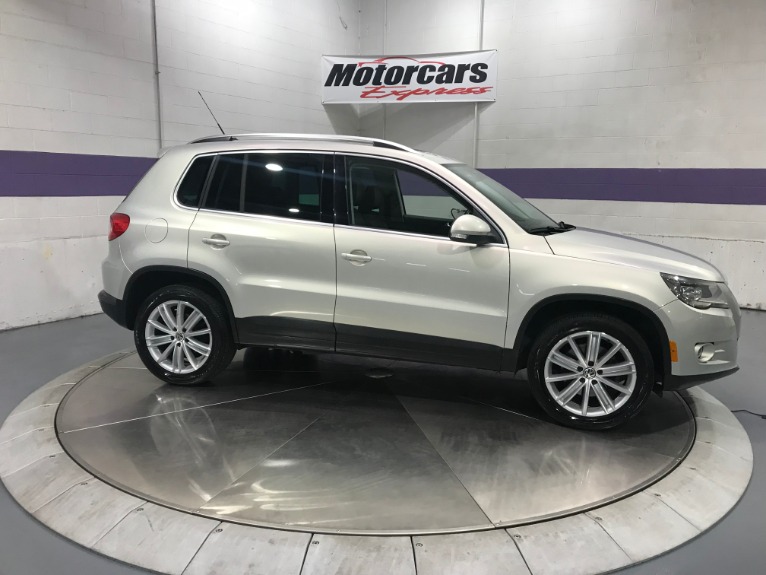 Used-2010-Volkswagen-Tiguan-SE-4Motion