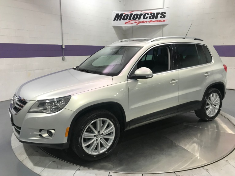 Used-2010-Volkswagen-Tiguan-SE-4Motion