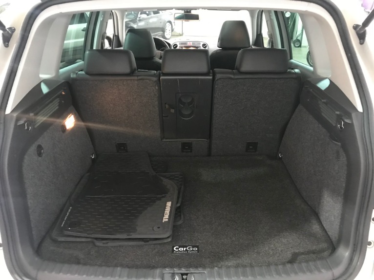 Used-2010-Volkswagen-Tiguan-SE-4Motion