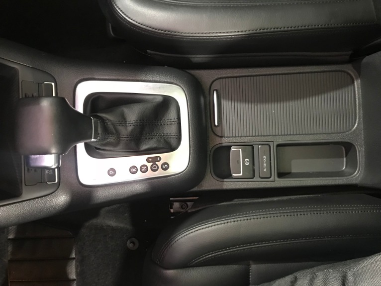 Used-2010-Volkswagen-Tiguan-SE-4Motion