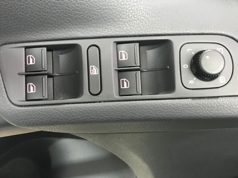 Used-2010-Volkswagen-Tiguan-SE-4Motion