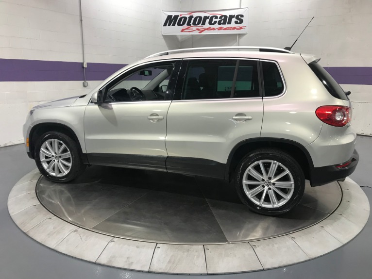 Used-2010-Volkswagen-Tiguan-SE-4Motion