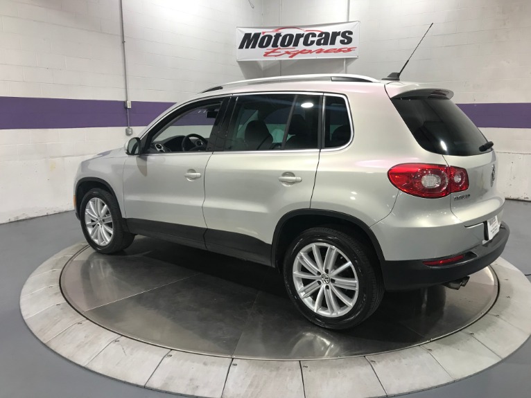 Used-2010-Volkswagen-Tiguan-SE-4Motion