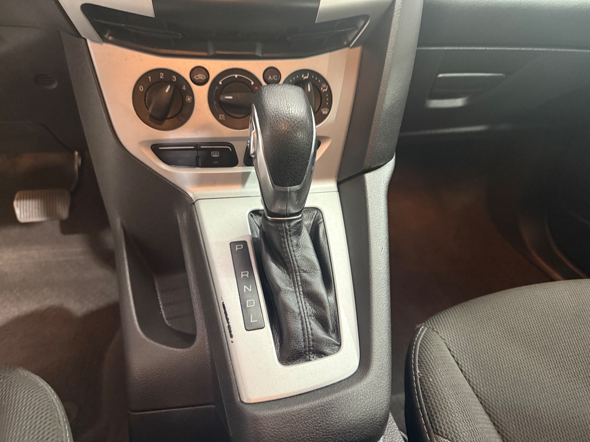 2014 Ford Focus SE - Photo 23