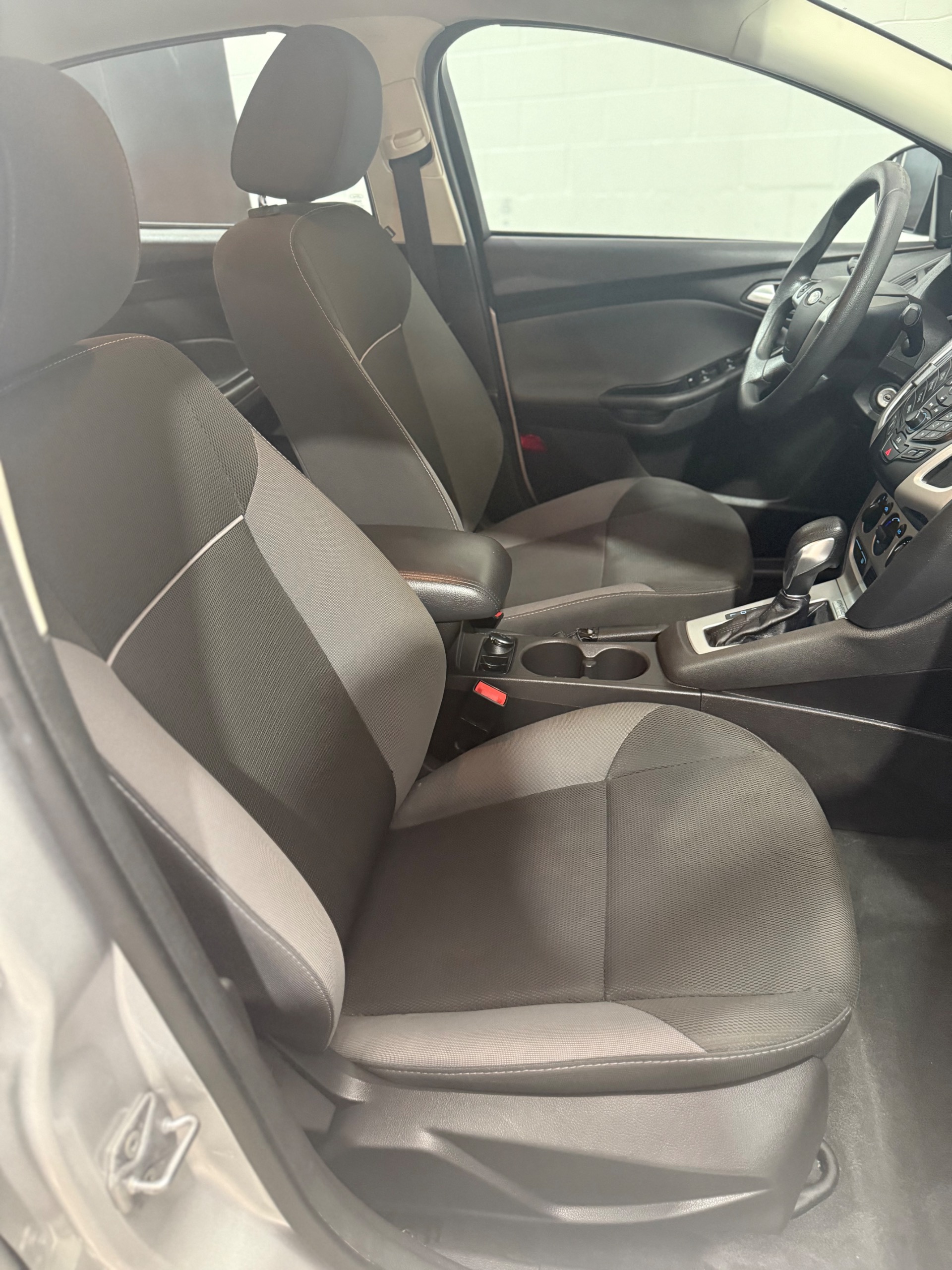 2014 Ford Focus SE - Photo 25