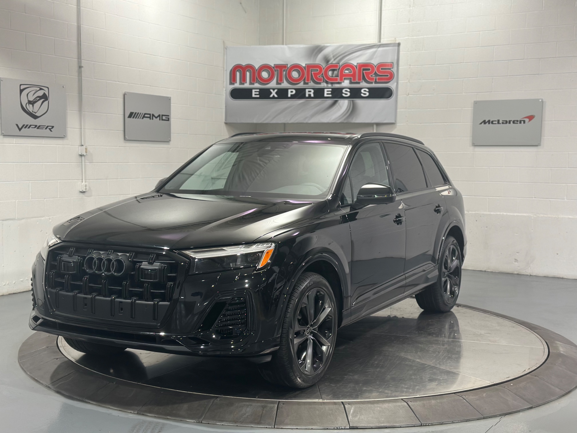 2025 Audi Q7 55 Premium Plus quattro Tiptronic's photo