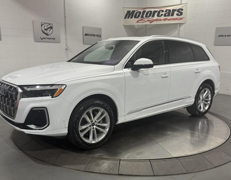 2025 Audi Q7 Premium's photo