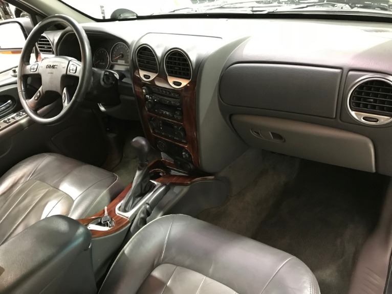 Used-2004-GMC-Envoy-XL-SLT-4X4