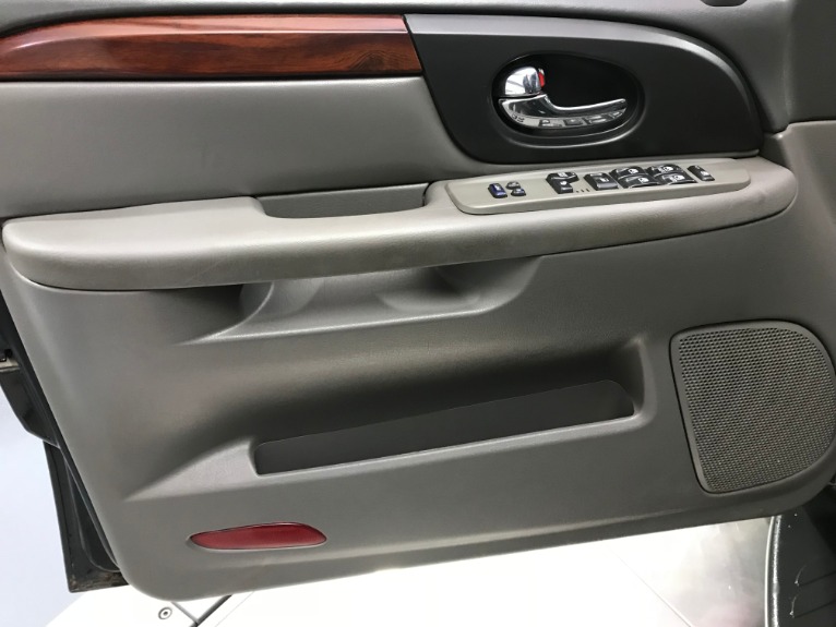 Used-2004-GMC-Envoy-XL-SLT-4X4