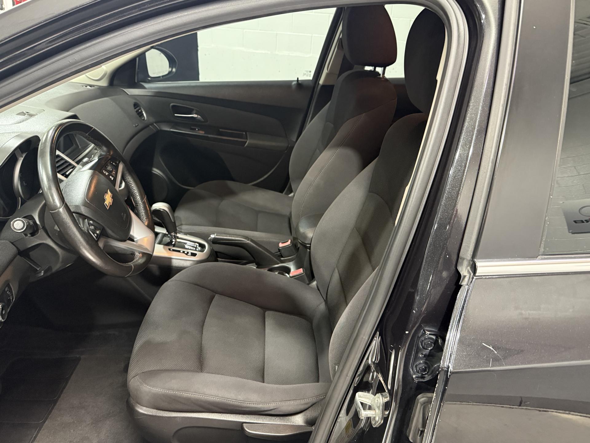 2013 Chevrolet Cruze photo 7