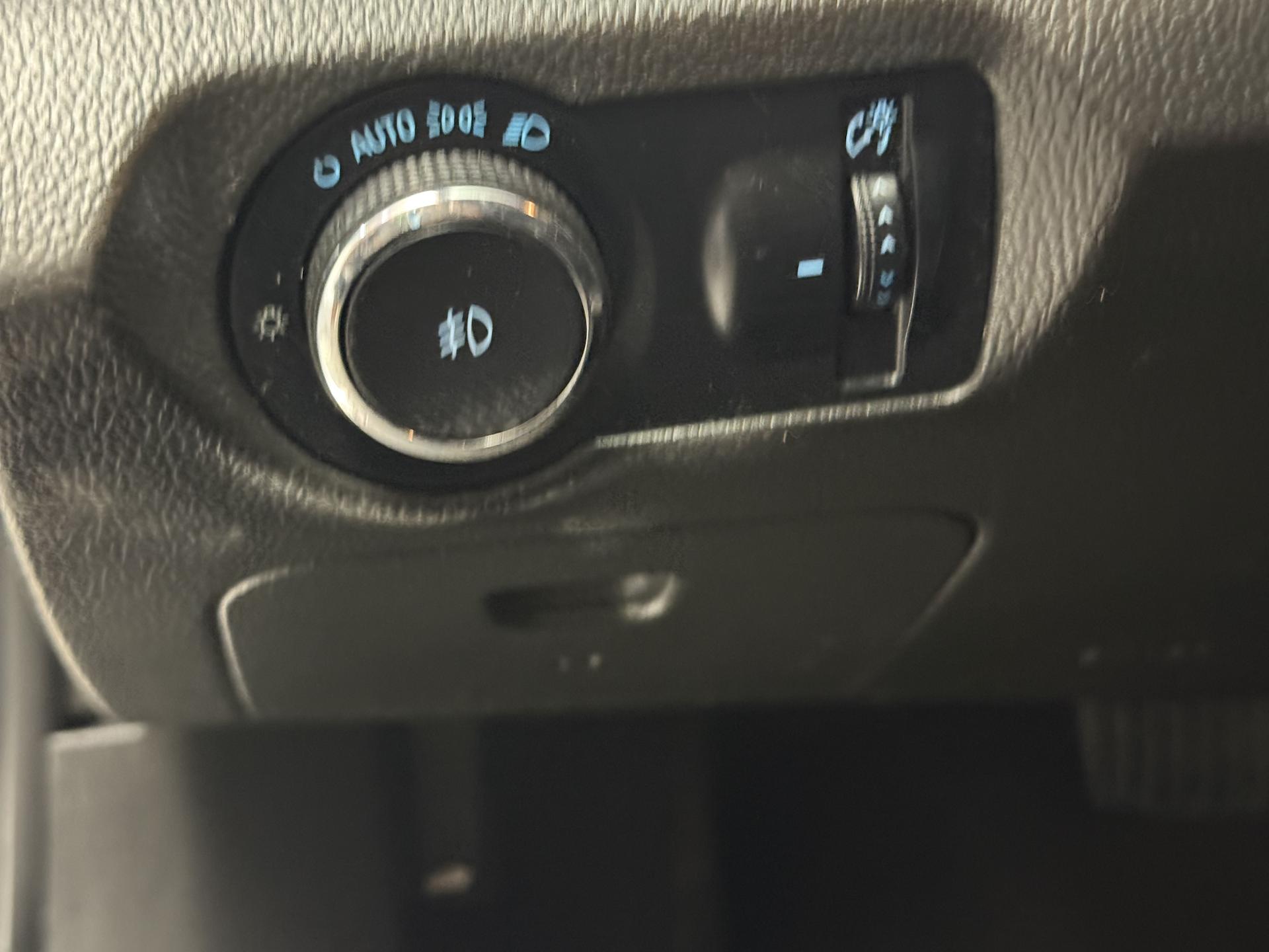 2013 Chevrolet Cruze photo 11