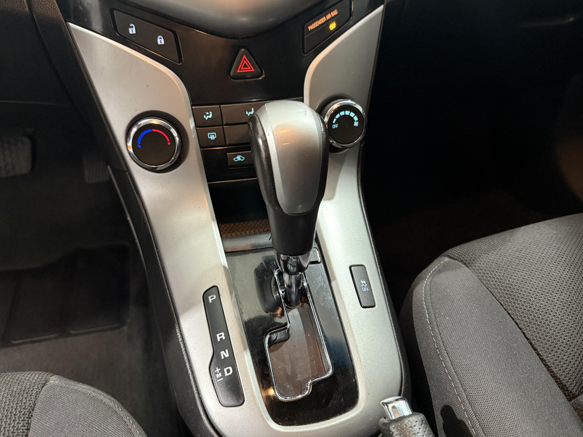 2013 Chevrolet Cruze photo 13