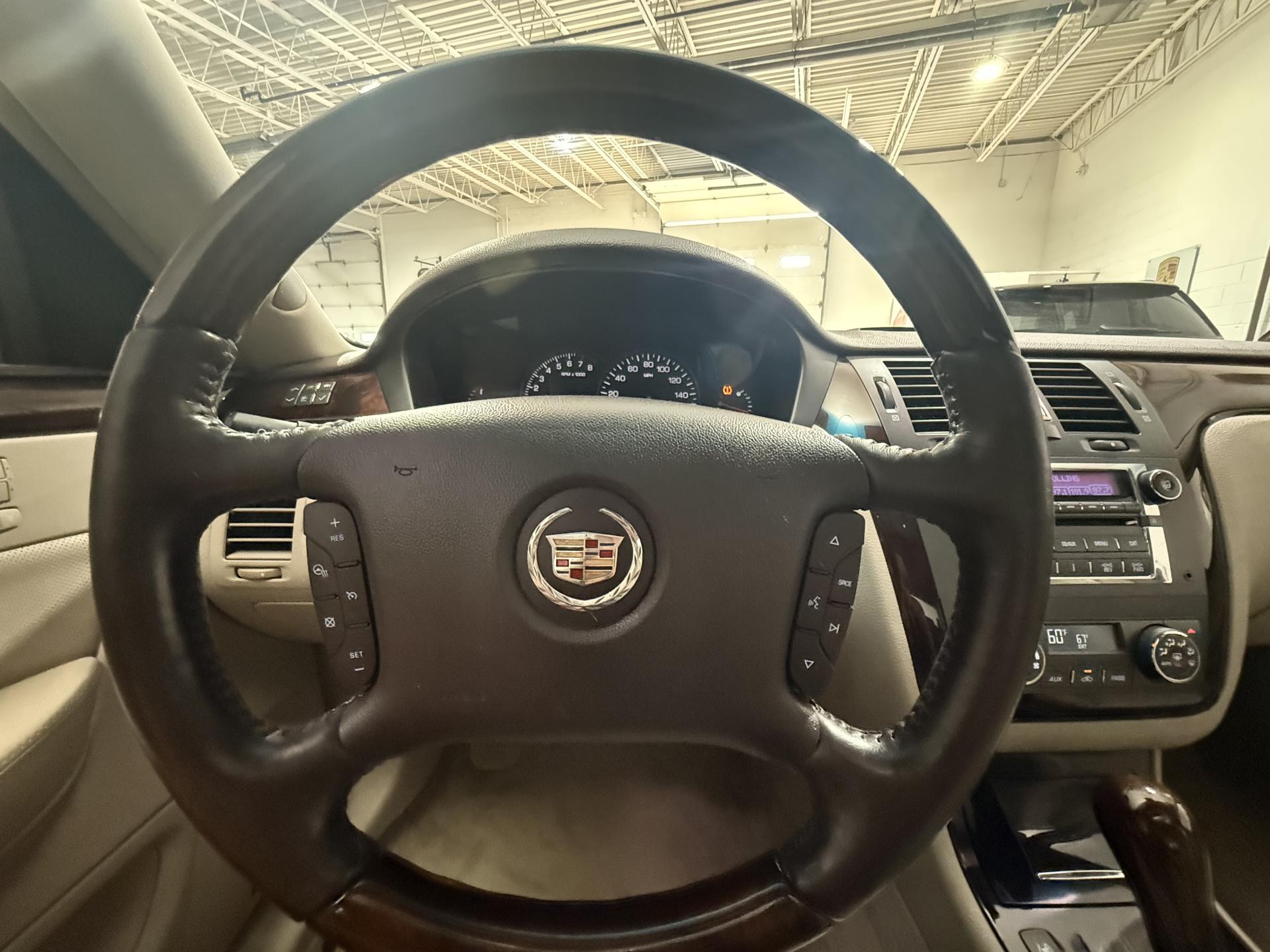 2008 Cadillac DTS Luxury photo 15