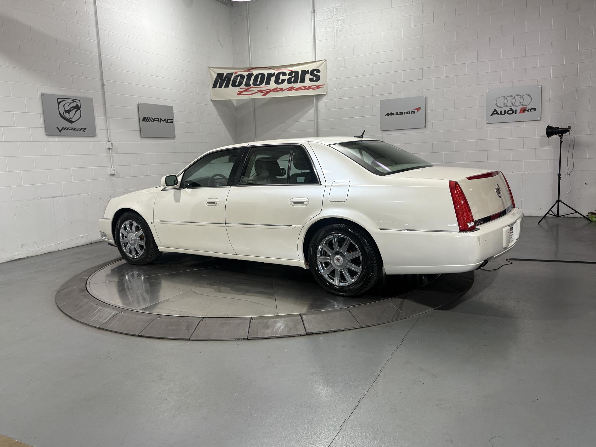 2008 Cadillac DTS Luxury photo 3