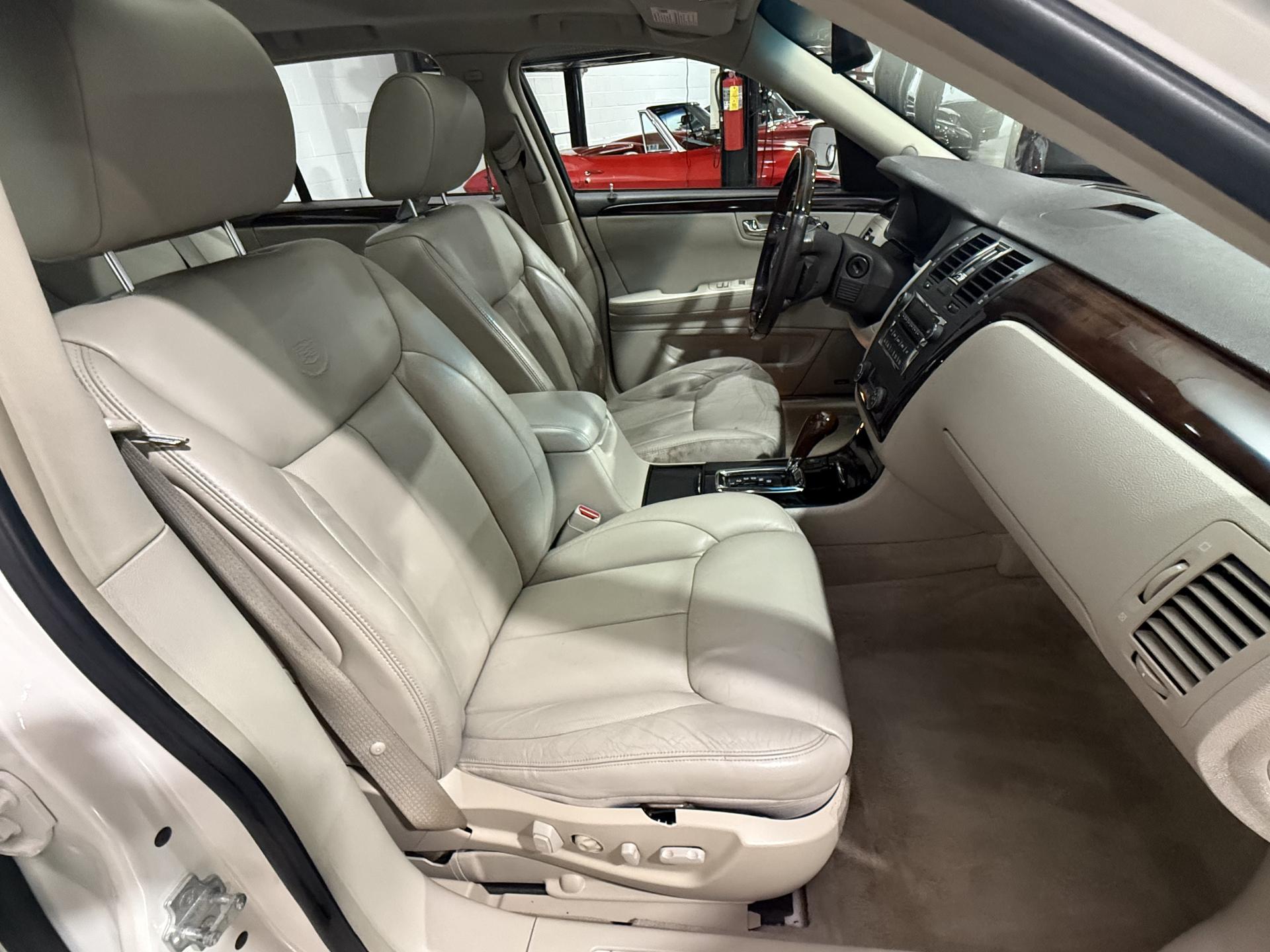 2008 Cadillac DTS Luxury photo 27