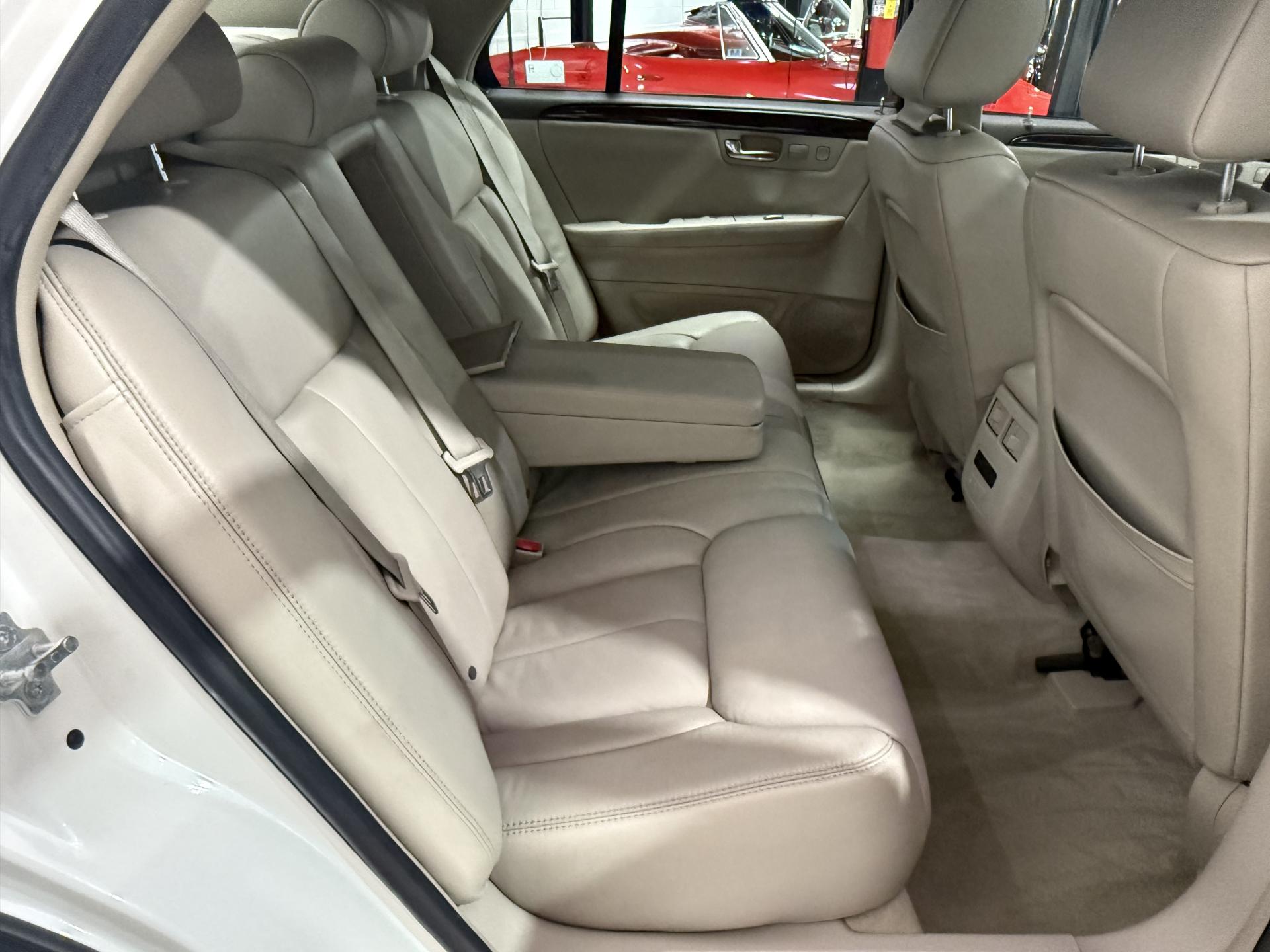 2008 Cadillac DTS Luxury photo 30