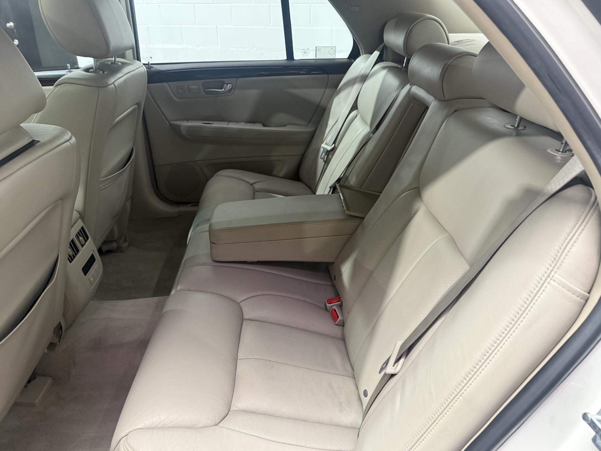 2008 Cadillac DTS Luxury photo 32