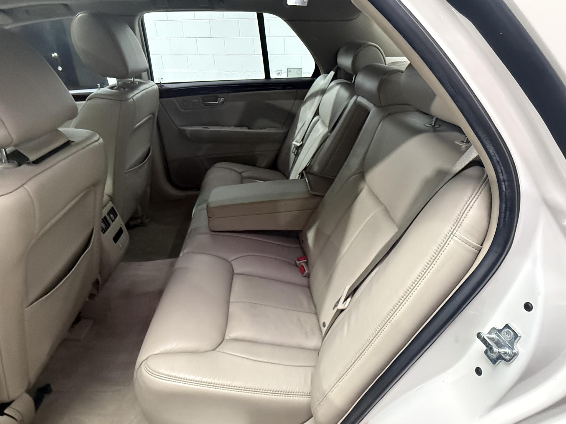 2008 Cadillac DTS Luxury photo 33