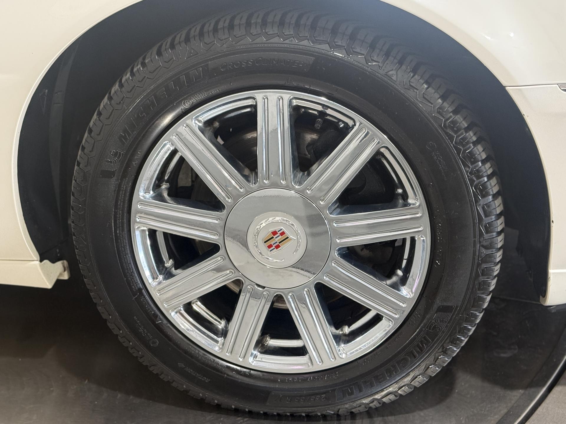 2008 Cadillac DTS Luxury photo 35